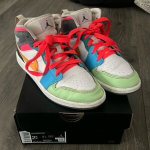 Nike Jordan 1 Mid SE Boys Shoes